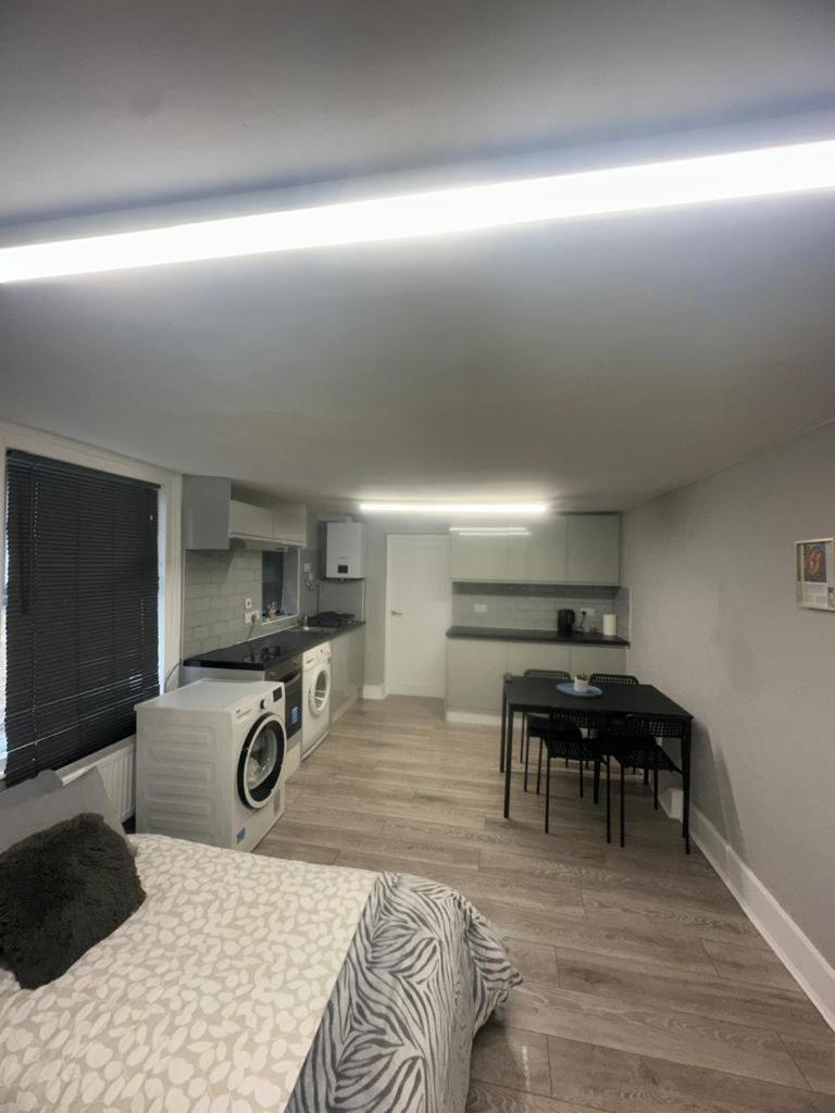 Super Central 2 Bed Flat Лондон Экстерьер фото